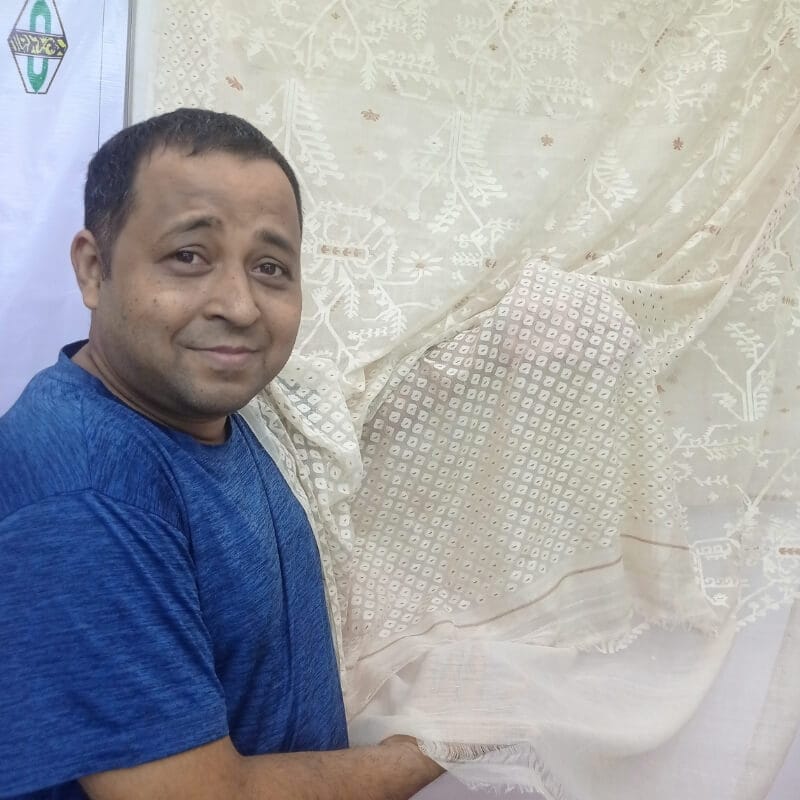 Shariful Alam with Luxury Dhaka Muslin (1)