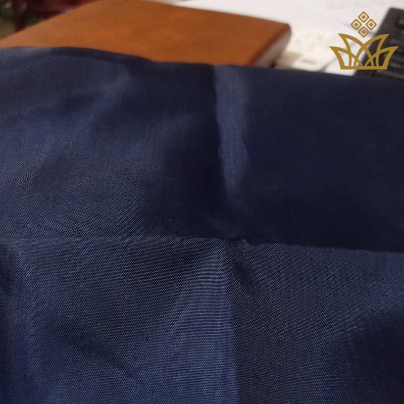 taffeta fabric crispness